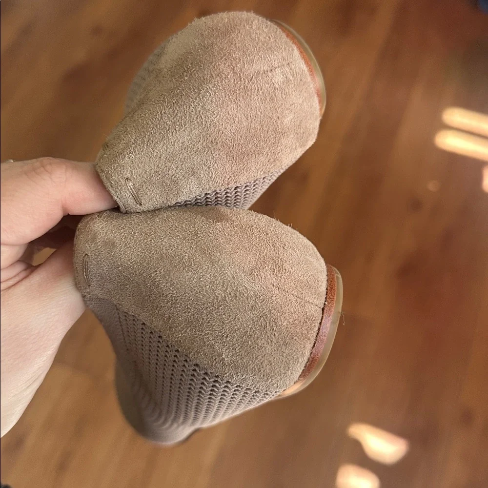 Eileen Fisher Women's Taupe‎ Knit Flats - Picture 2 of 4